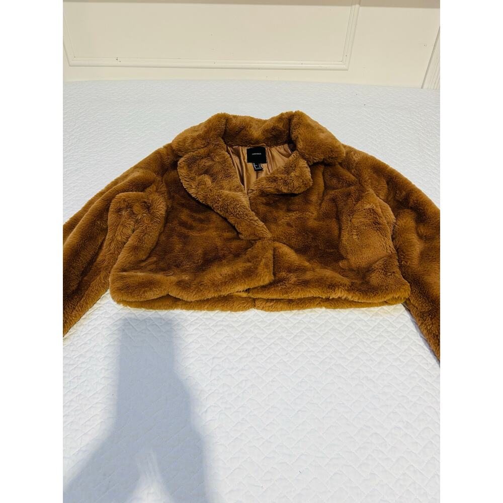 FOREVER 21 FAUX FUR BROEN